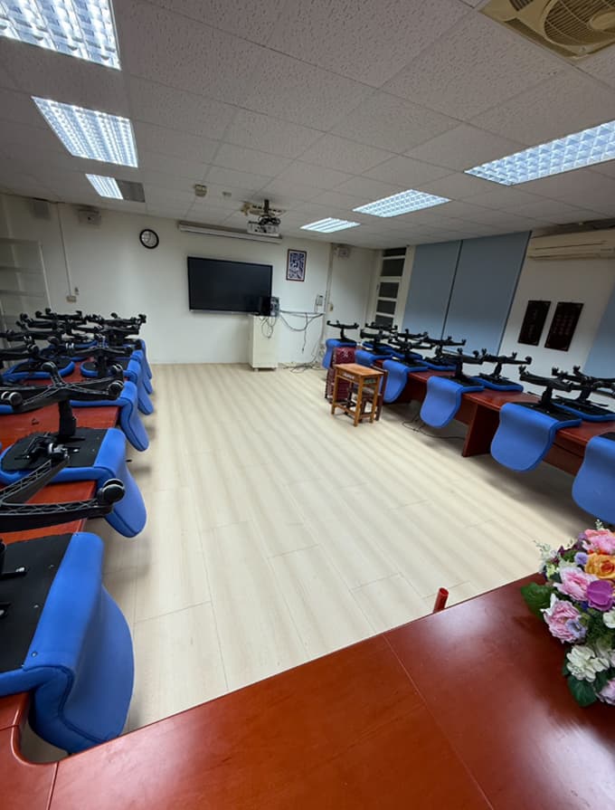 MUCASTONE 耐燃降噪卡扣磚 - 耐曬耐磨